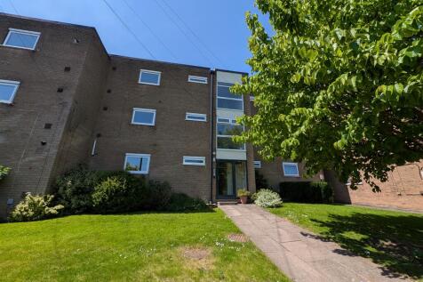 1 bedroom ground floor flat for sale