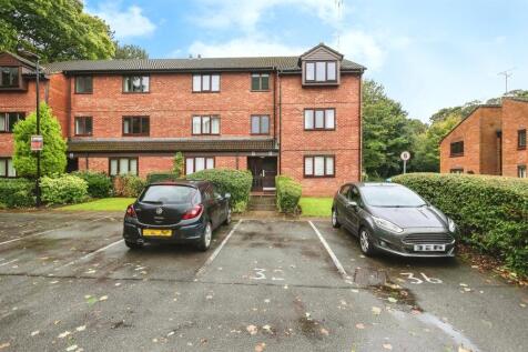 2 bedroom ground floor flat for sale