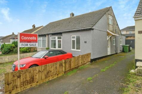 4 bedroom semi-detached bungalow for sale