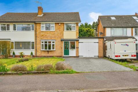 3 bedroom semi-detached house for sale