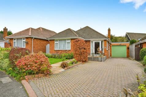 3 bedroom detached bungalow for sale