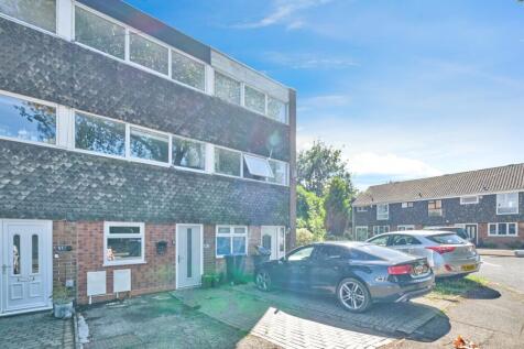 4 bedroom town house for sale