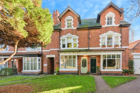 4 bedroom terraced house for sale