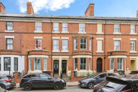 7 bedroom terraced house for sale