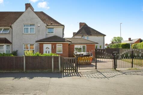 4 bedroom semi-detached house for sale