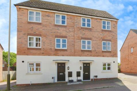 4 bedroom semi-detached house for sale