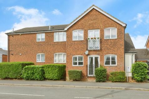 2 bedroom ground floor flat for sale