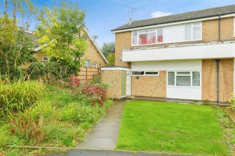 2 bedroom ground floor flat for sale