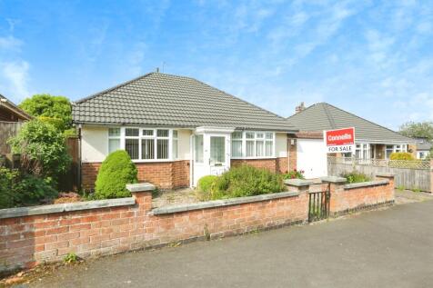 2 bedroom detached bungalow for sale
