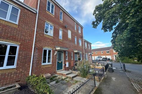 4 bedroom town house for sale