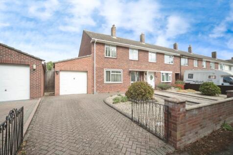 3 bedroom end of terrace house for sale
