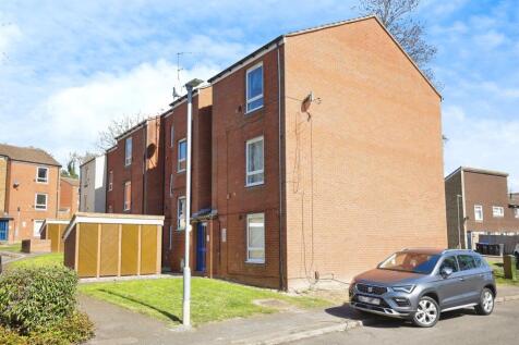 2 bedroom ground floor flat for sale