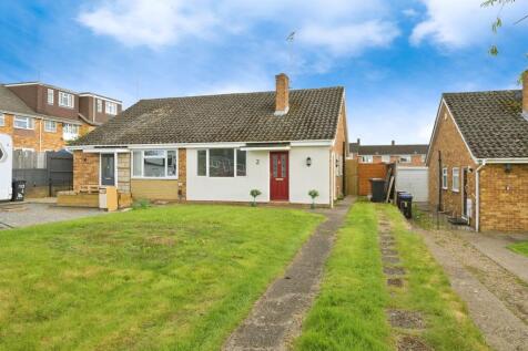 2 bedroom semi-detached bungalow for sale