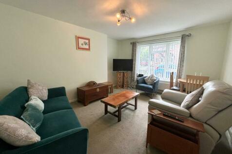 2 bedroom ground floor flat for sale