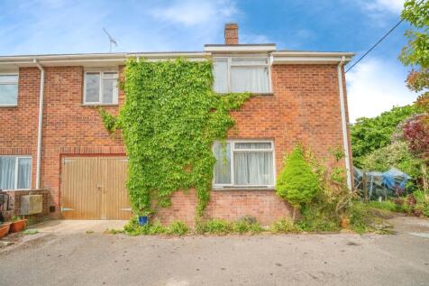 4 bedroom semi-detached house for sale