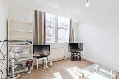 1 bedroom ground floor flat for sale