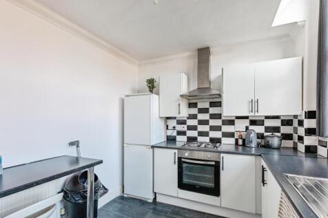 3 bedroom ground floor flat for sale
