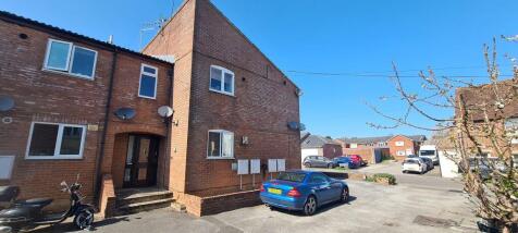 1 bedroom ground floor flat for sale