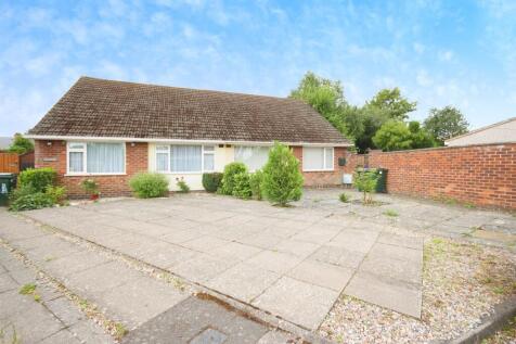2 bedroom semi-detached bungalow for sale