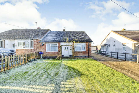 2 bedroom semi-detached bungalow for sale