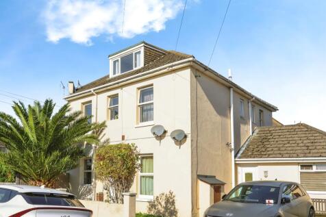 3 bedroom maisonette for sale