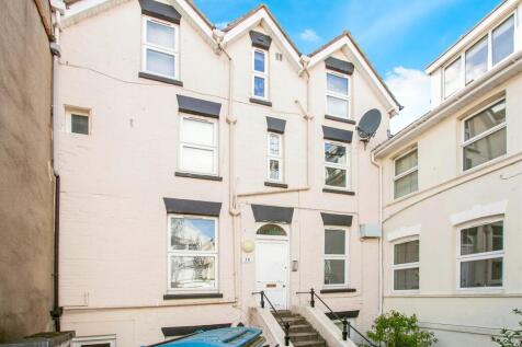 Studio flat for sale