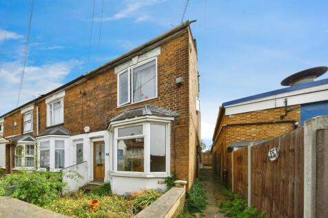 1 bedroom maisonette for sale