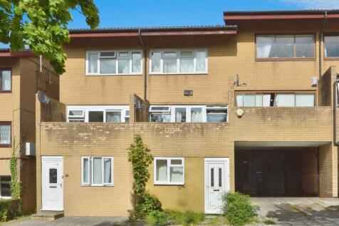 5 bedroom town house for sale