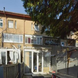 5 bedroom terraced house for sale