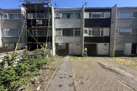4 bedroom terraced house for sale