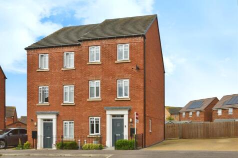 3 bedroom semi-detached house for sale