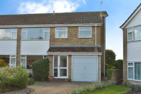4 bedroom semi-detached house for sale