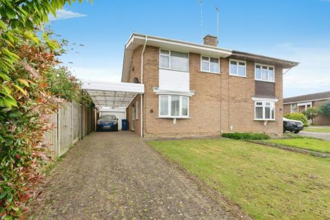 3 bedroom semi-detached house for sale