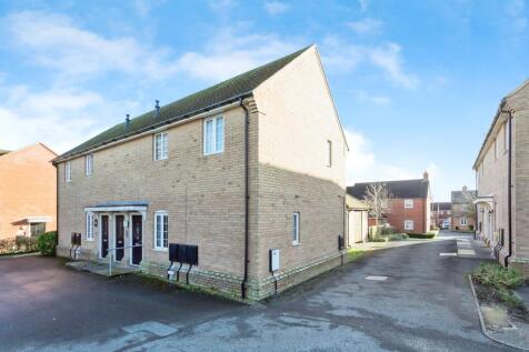 1 bedroom ground floor flat for sale