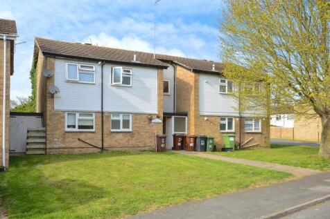 1 bedroom ground floor flat for sale