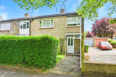 4 bedroom end of terrace house for sale