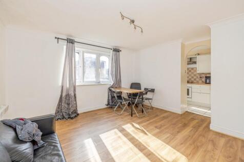 2 bedroom ground floor flat for sale