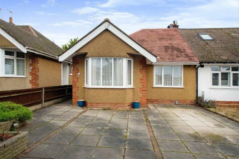 2 bedroom semi-detached bungalow for sale