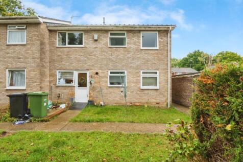 2 bedroom maisonette for sale