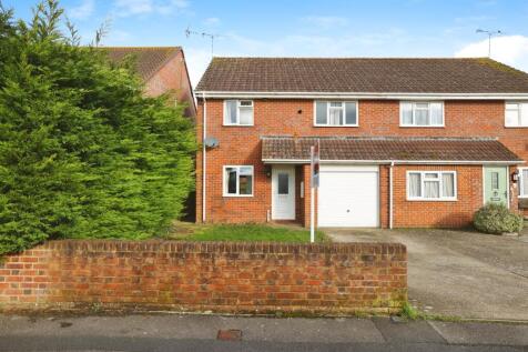 4 bedroom semi-detached house for sale