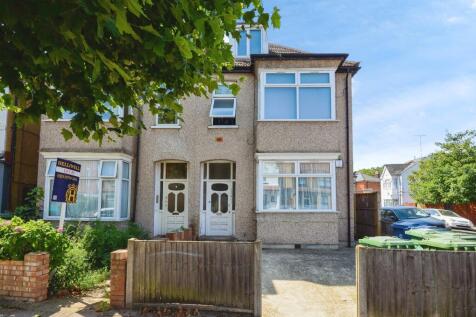 1 bedroom ground floor flat for sale
