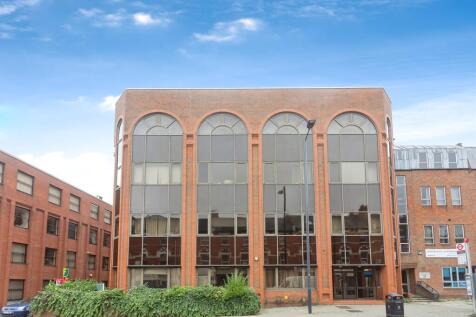 3 bedroom flat for sale