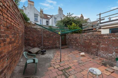 7 bedroom terraced house for sale