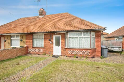 2 bedroom semi-detached bungalow for sale