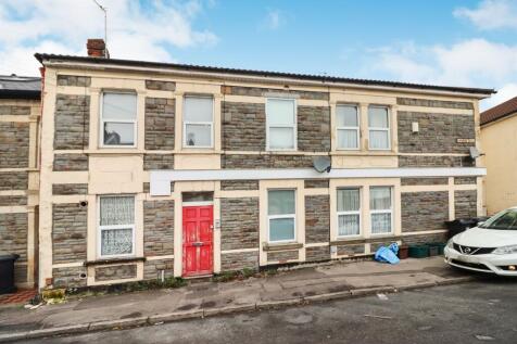 4 bedroom end of terrace house for sale