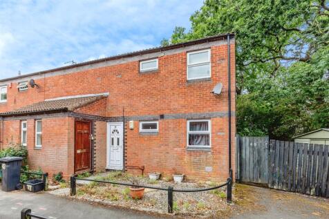 1 bedroom maisonette for sale