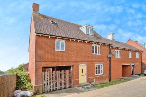 5 bedroom end of terrace house for sale