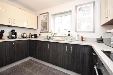 2 bedroom ground floor flat for sale