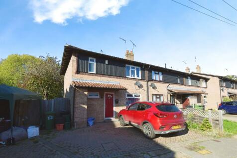 3 bedroom end of terrace house for sale