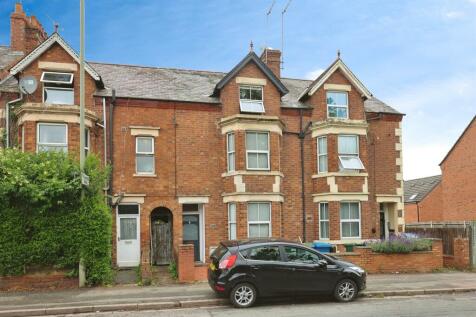 6 bedroom terraced house for sale